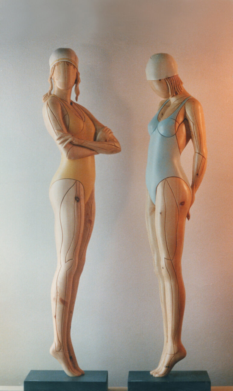 113 1988 donne in costume sculture lignee policrome