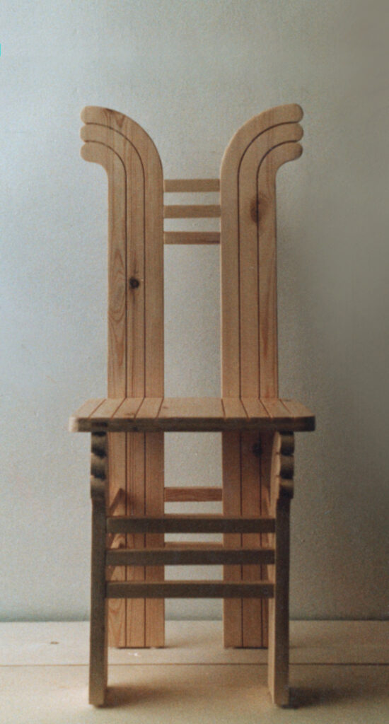 1983 sedia d'artista, legno