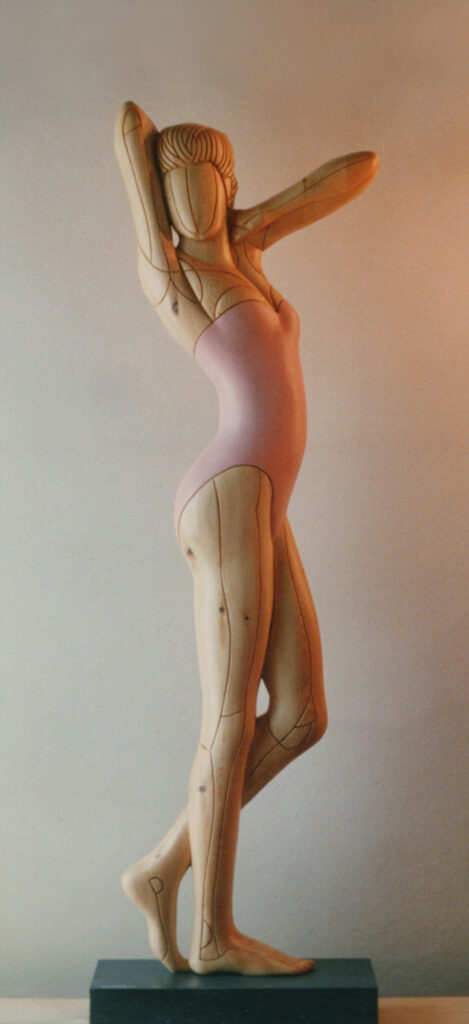 1989 donna costume rosa. scultura lignea policroma