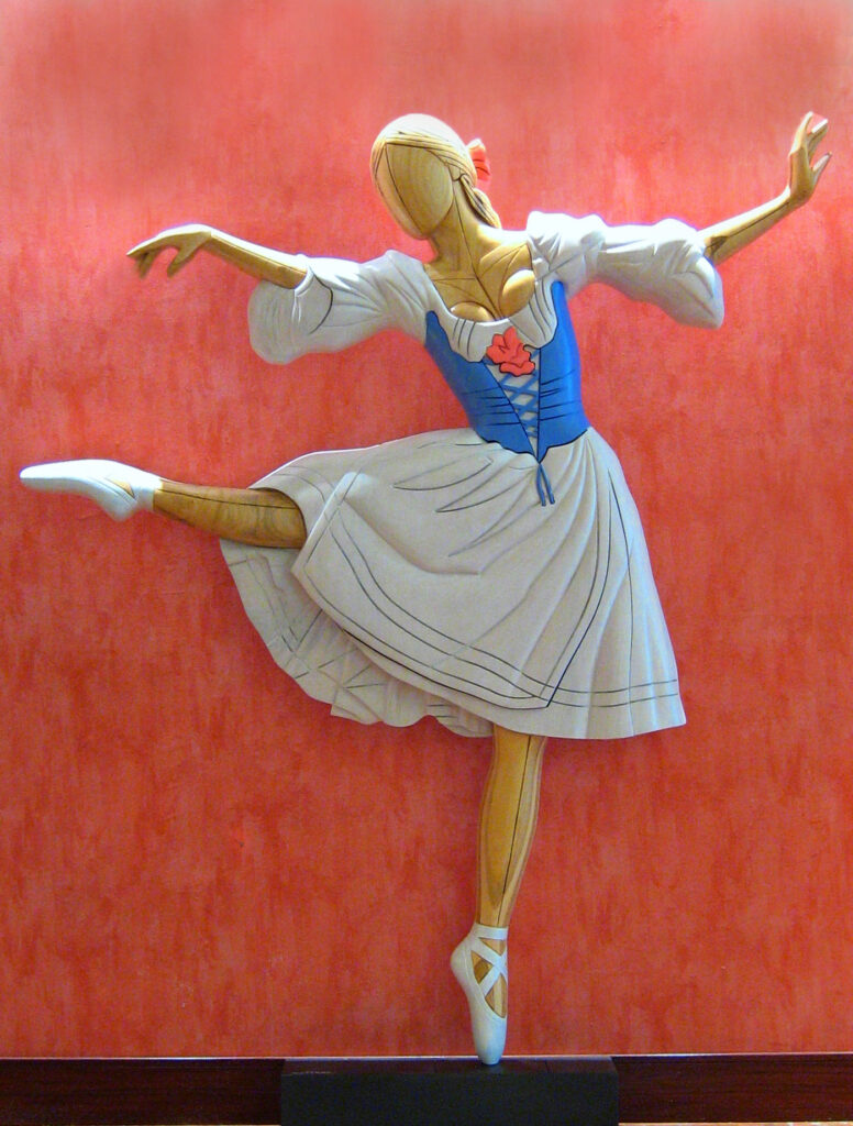Giselle, scultura lignea policroma