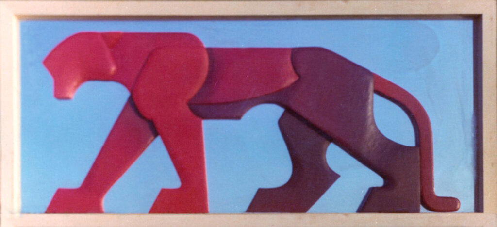 1974 leonessa, bassorilievo legno e acrilico su acciaio